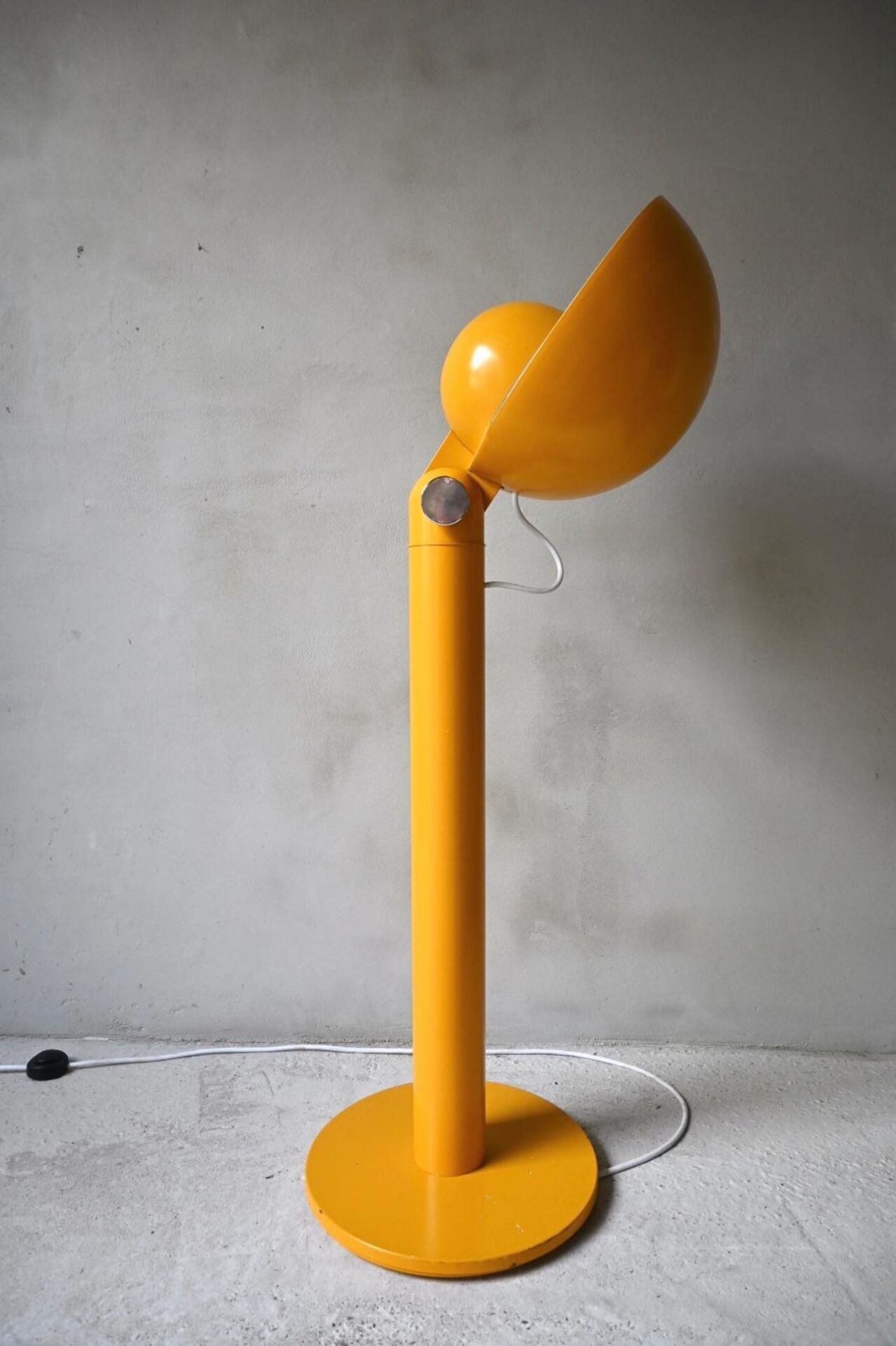 Lampadaire Cuffia par Francesco Buzzi pour Bieffeplast en jaune