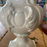 Lampe opaline, potiche blanche, abat-jour