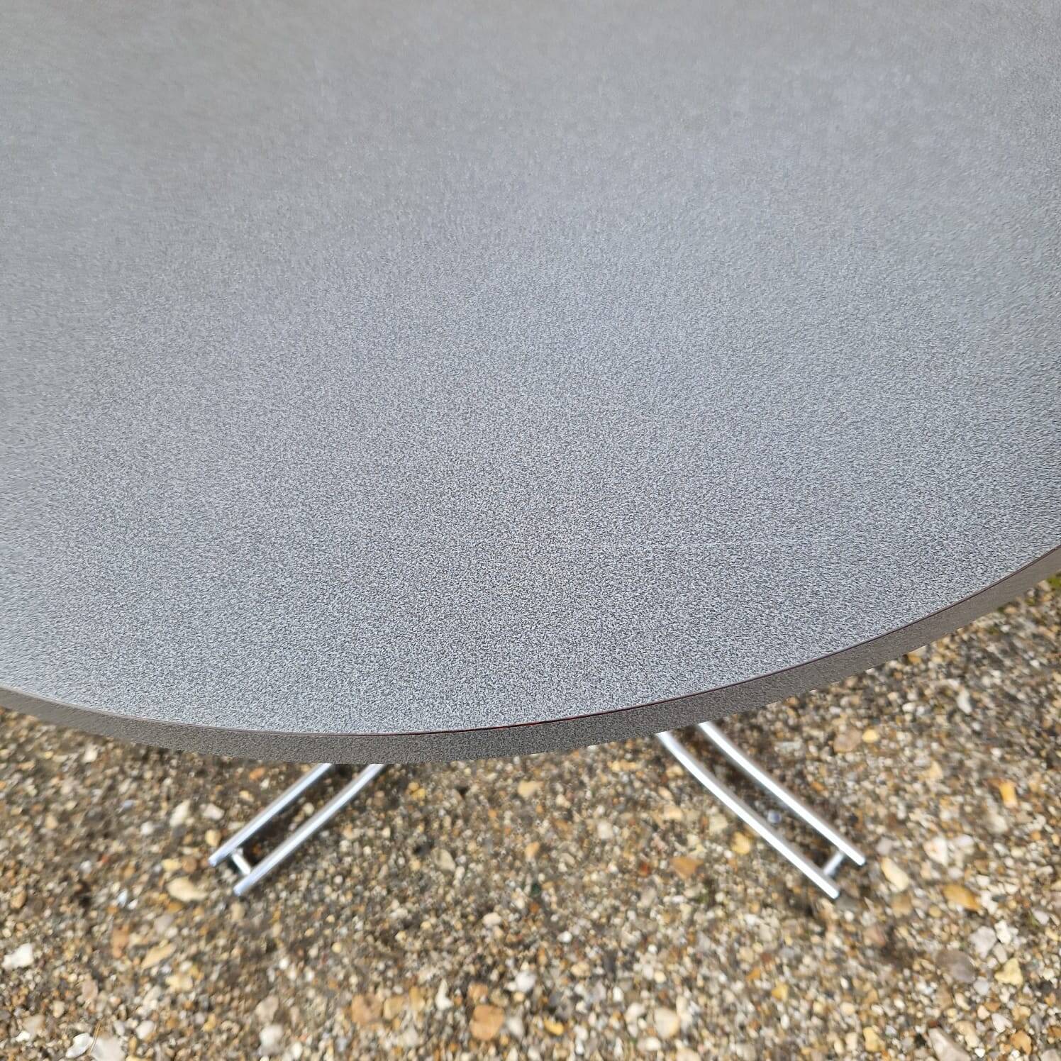 Round kitchen table 1970