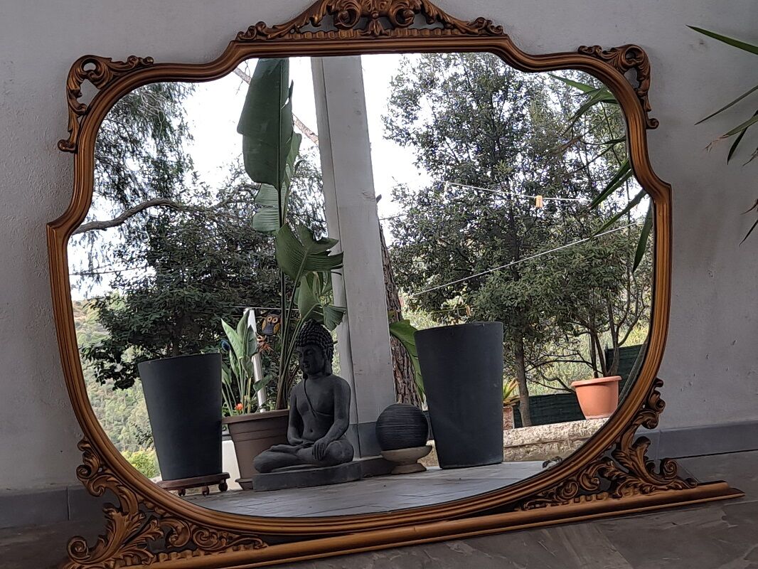 Miroir en surmante italien avec cadre en bois doré vintage des années 1900  160x116cm