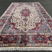 Tapis Kashmar Signé : "Royal" Vers 1950. 400x300 cm