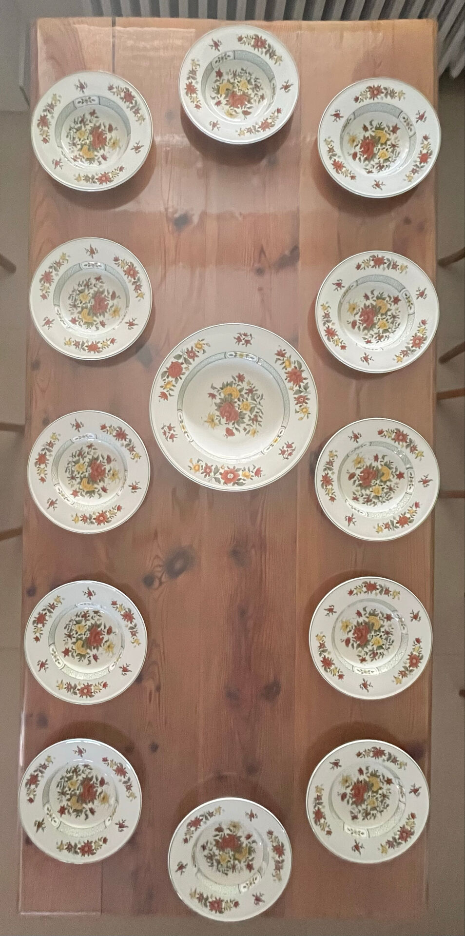 12 deep plates and serving platter Villeroy & Boch Summer Day