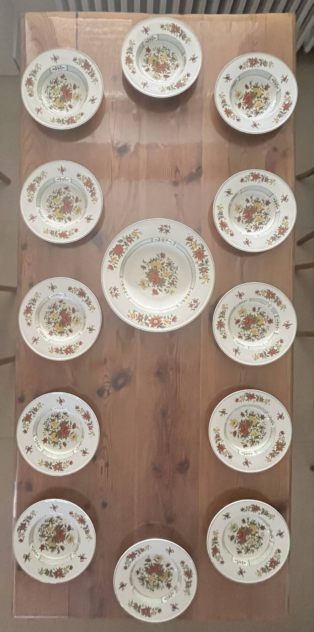 12 deep plates and serving platter Villeroy & Boch Summer Day