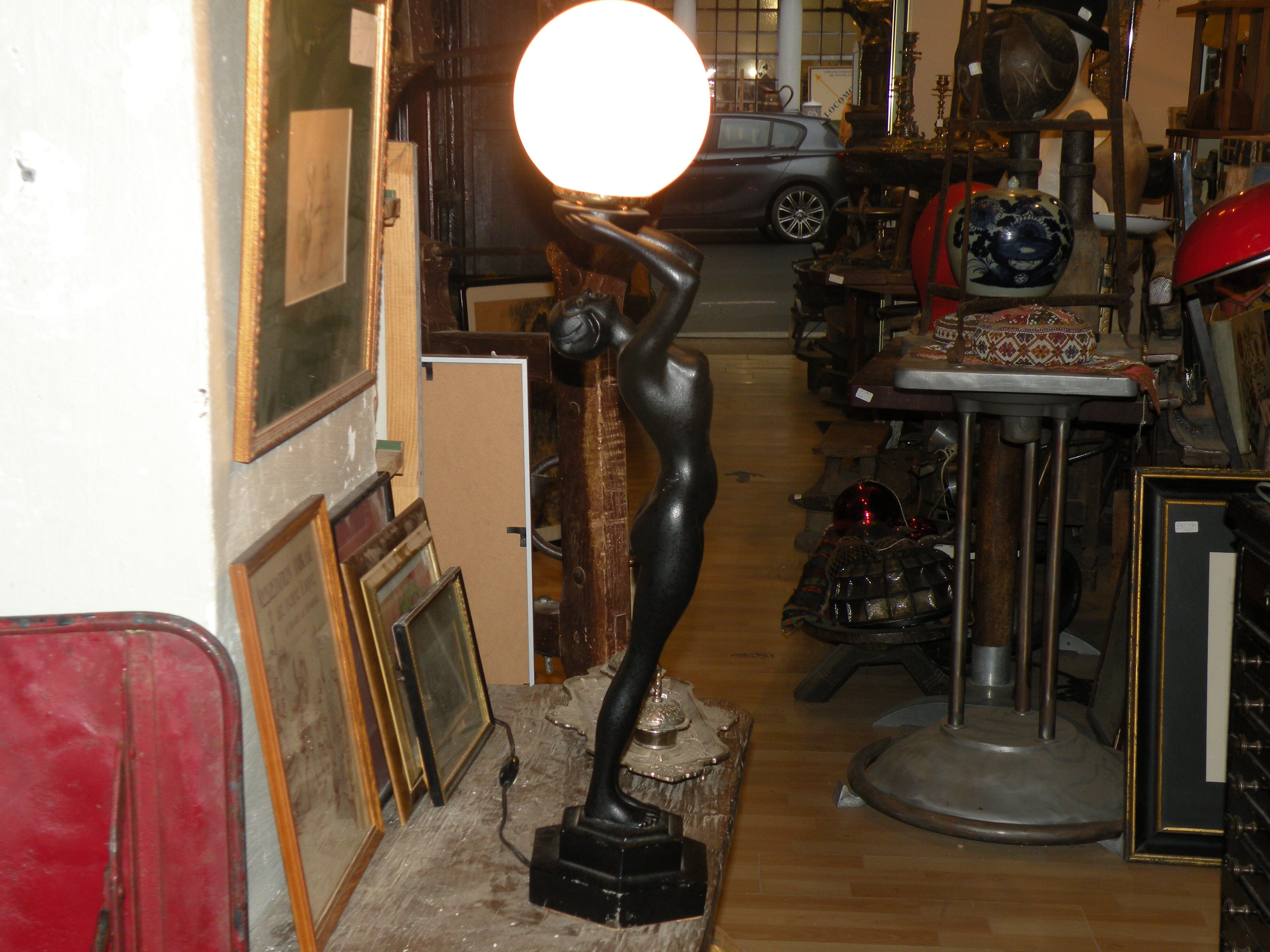 Large Art Deco style lamp 75 cm high