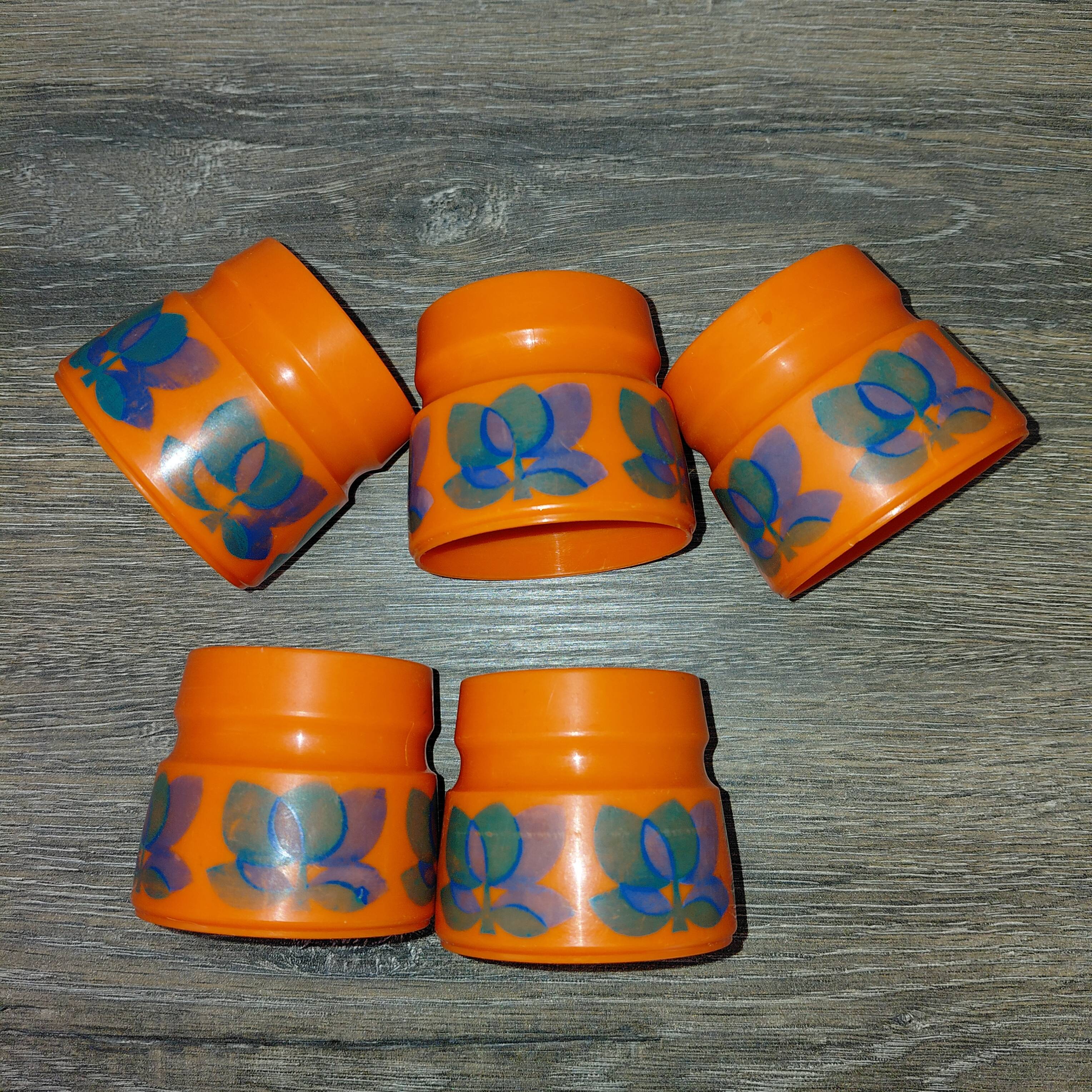 5 orange plastic egg cups EMSA