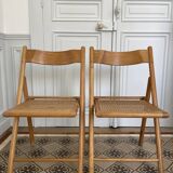 set of 2 vintage folding chairs