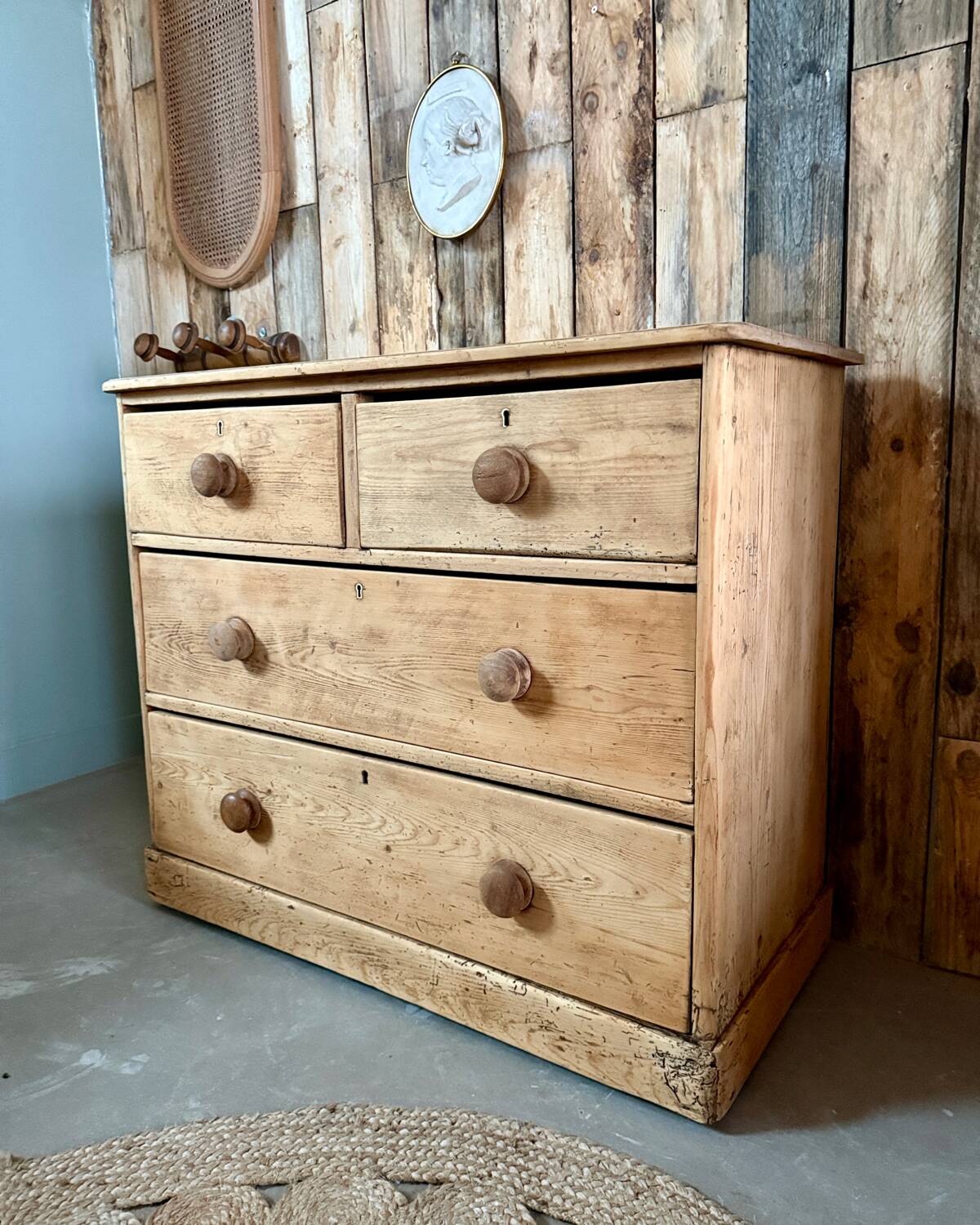 Antique English chest of drawers (renovated)