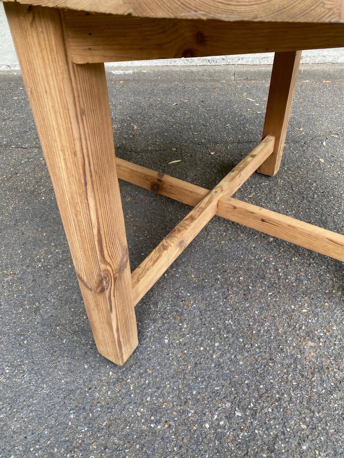 Round stripped solid pine kitchen table 98cm