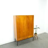 Meuble en placage avec tiroirs et piètement en acier, armoire vintage