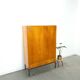 Meuble en placage avec tiroirs et piètement en acier, armoire vintage