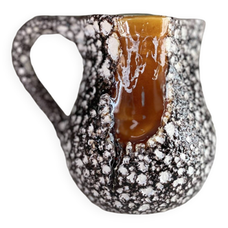 Fat lava style pitcher