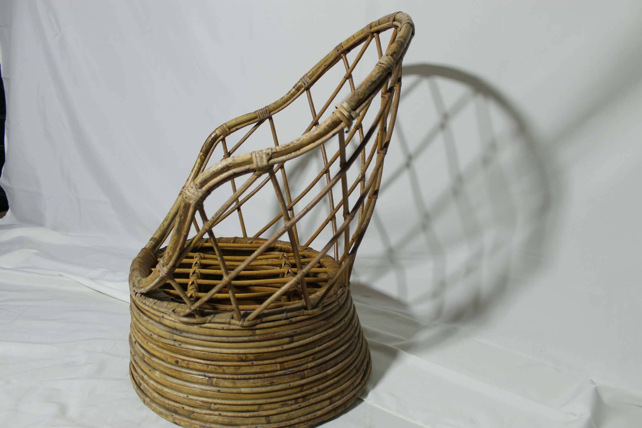 A cane tub type chair