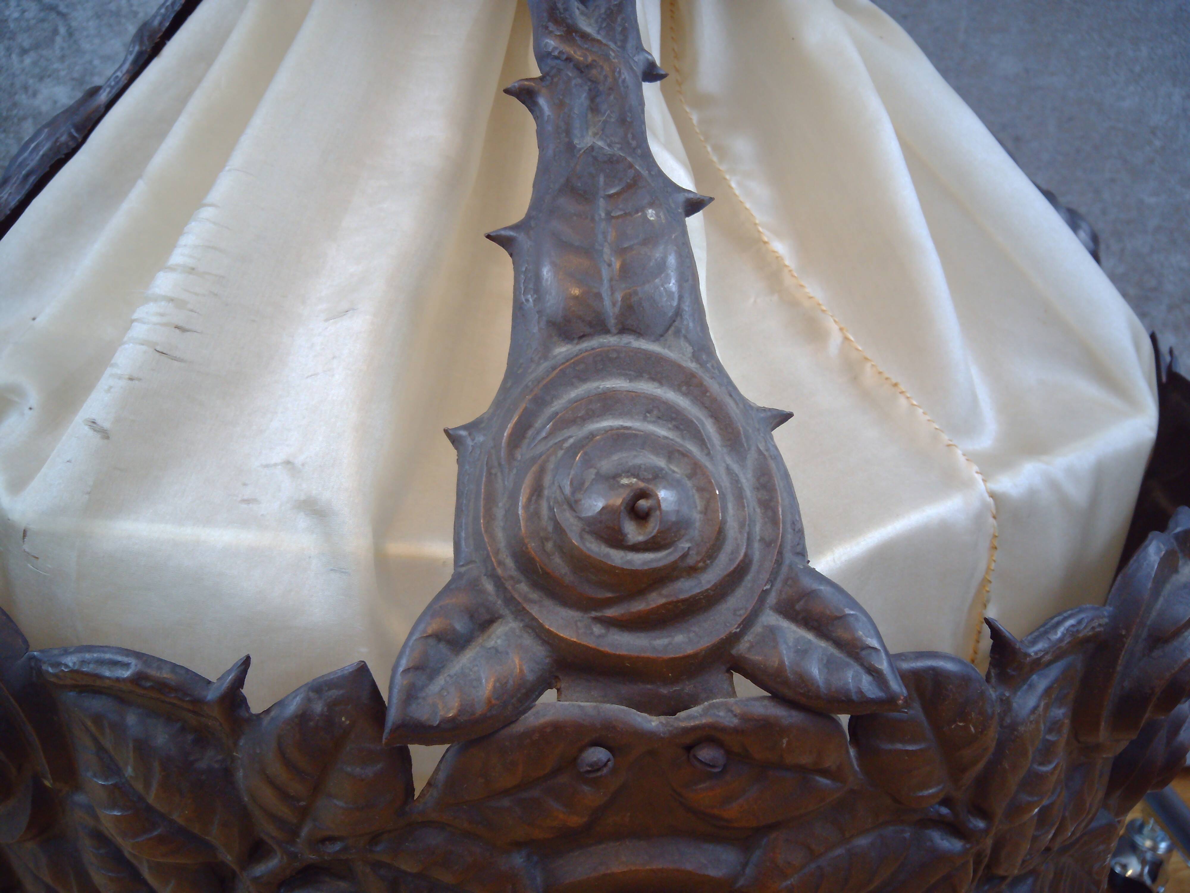 Antique Art Nouveau lamp in copper and silk