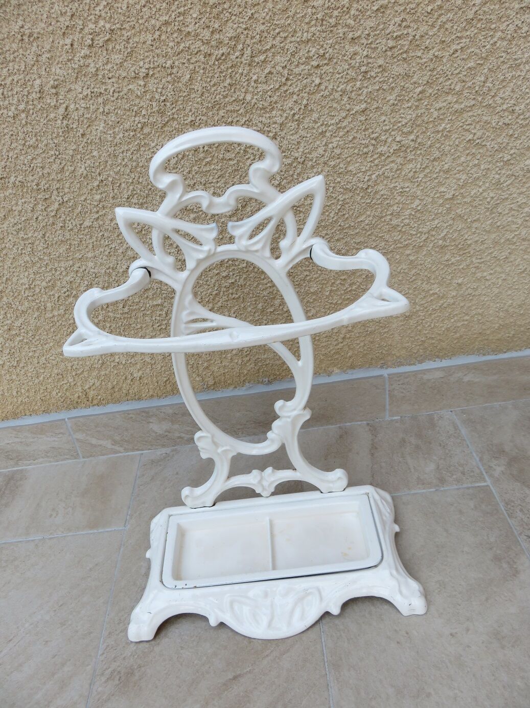 Cast iron umbrella holder