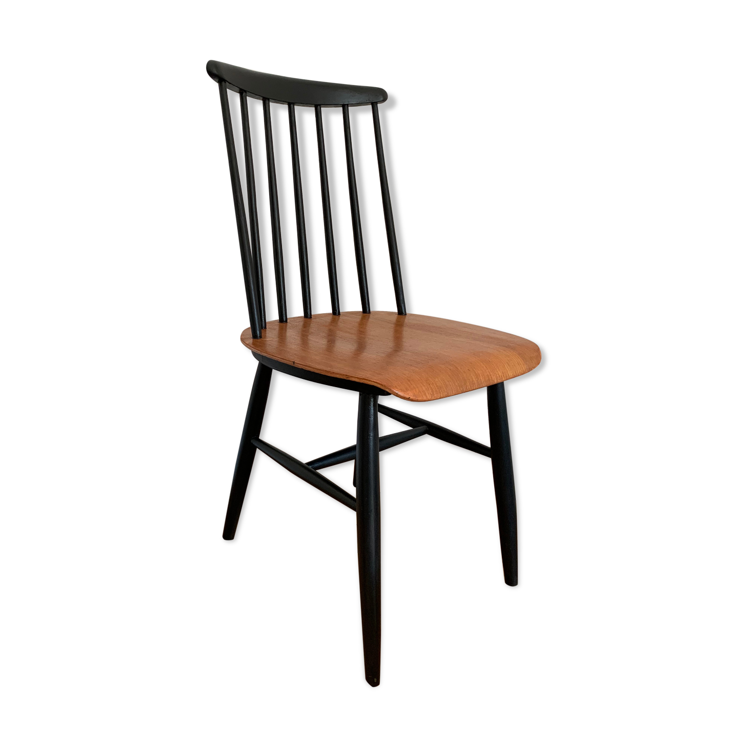 Chair model Fanet of Ilmari Tapiovaara
