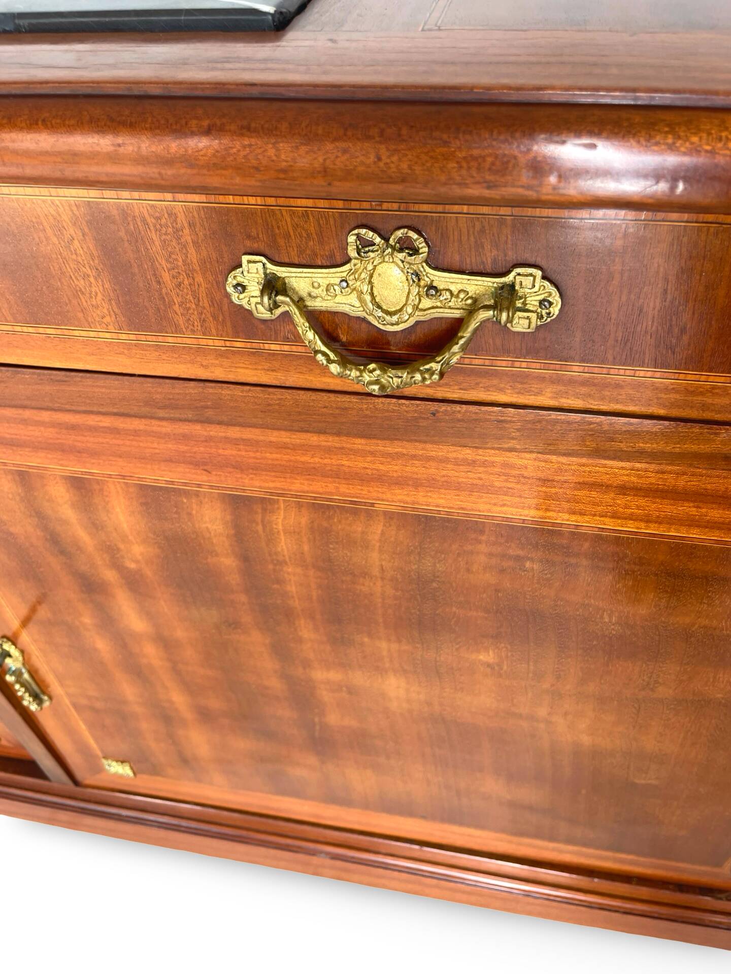 Buffet/crédence de style Louis XVI