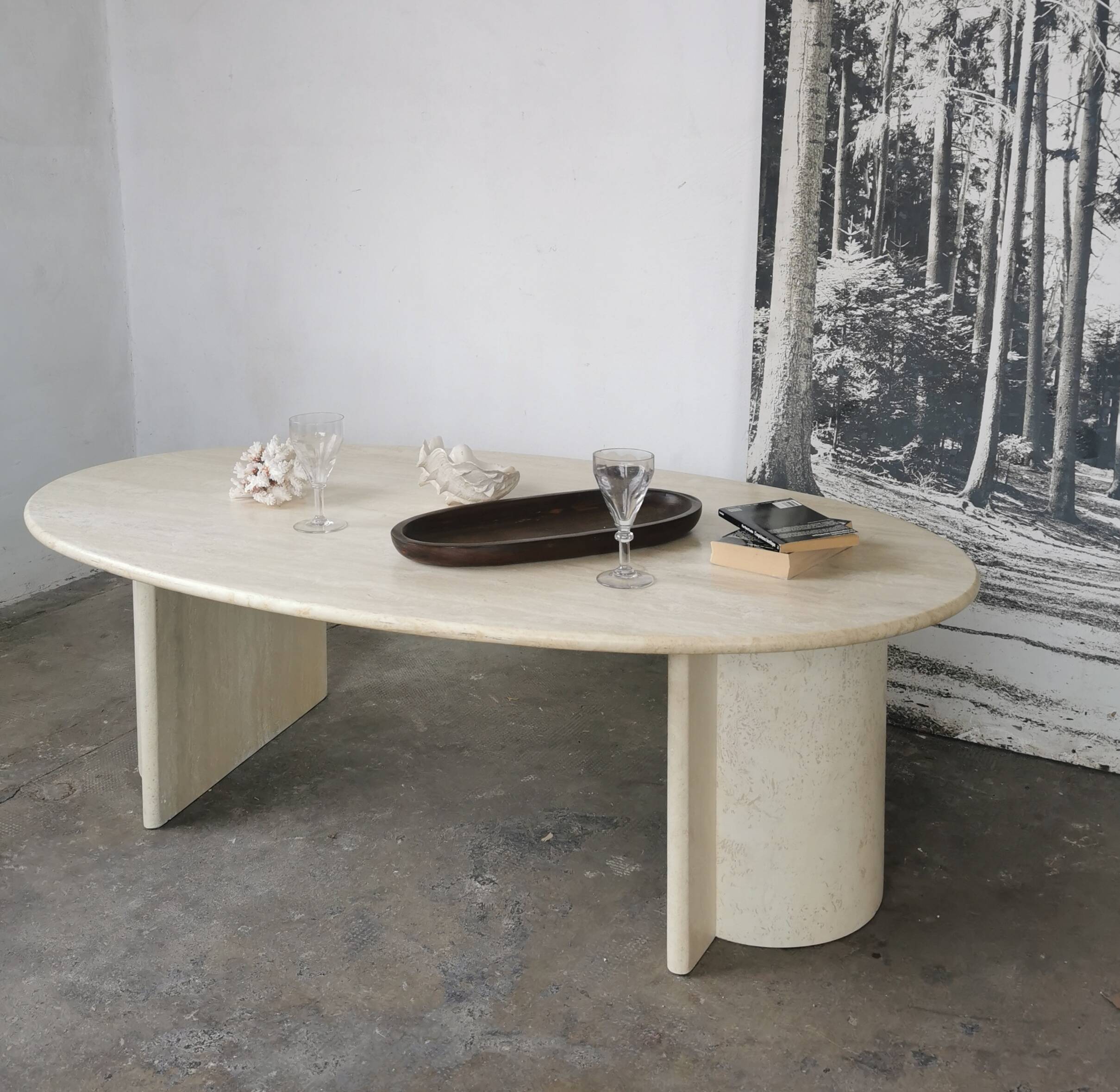 Oval coffee table in travertine, marble from the 70s/80s