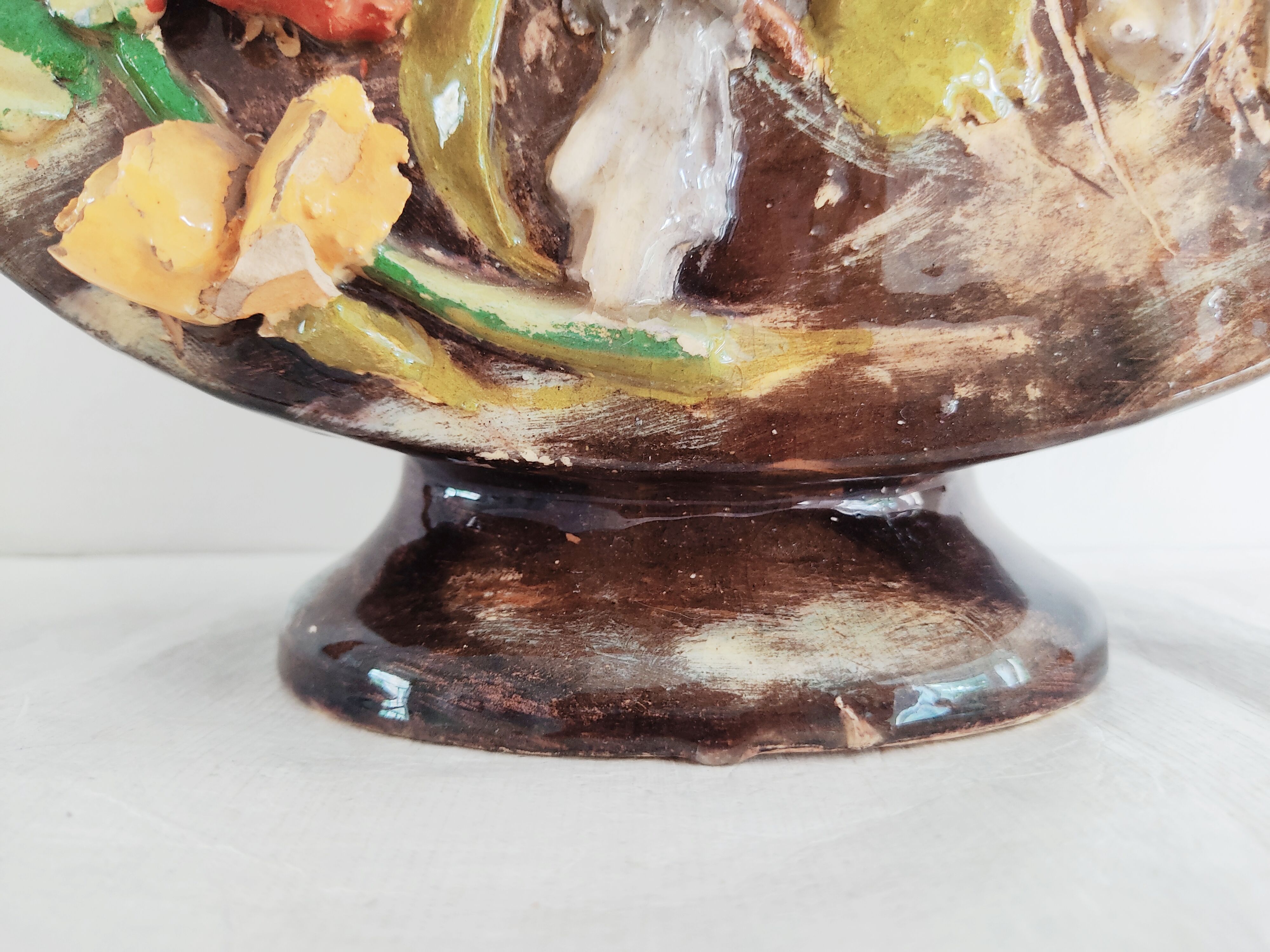 Vase with three birds in relief signed Delattre