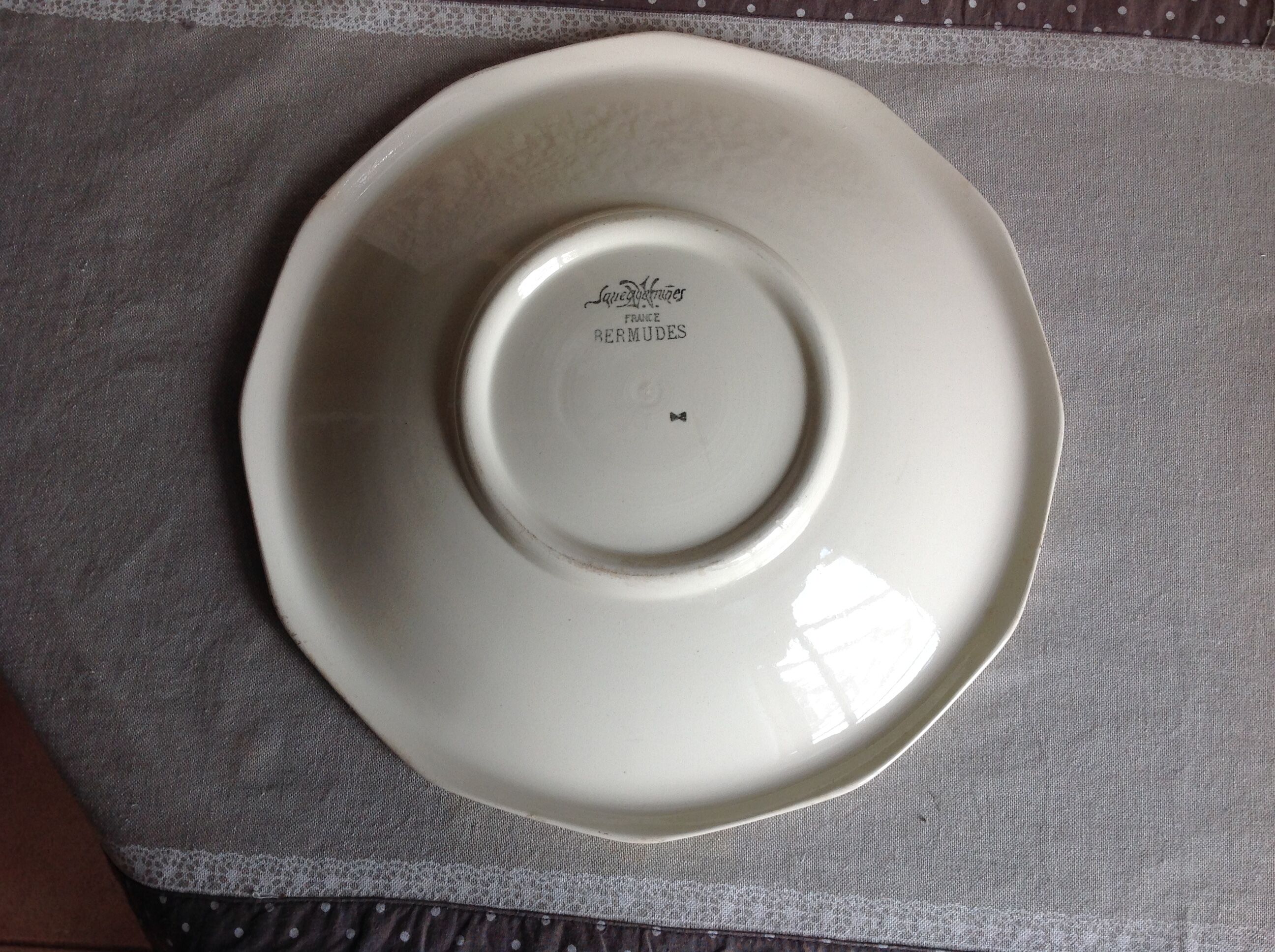 Two round dishes Sarreguemines decor Bermuda/vintage years 50-60