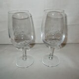 2 glasses bistro wine Bordeaux