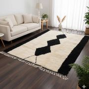 Handmade traditional artisan rug size 200/300 cm.