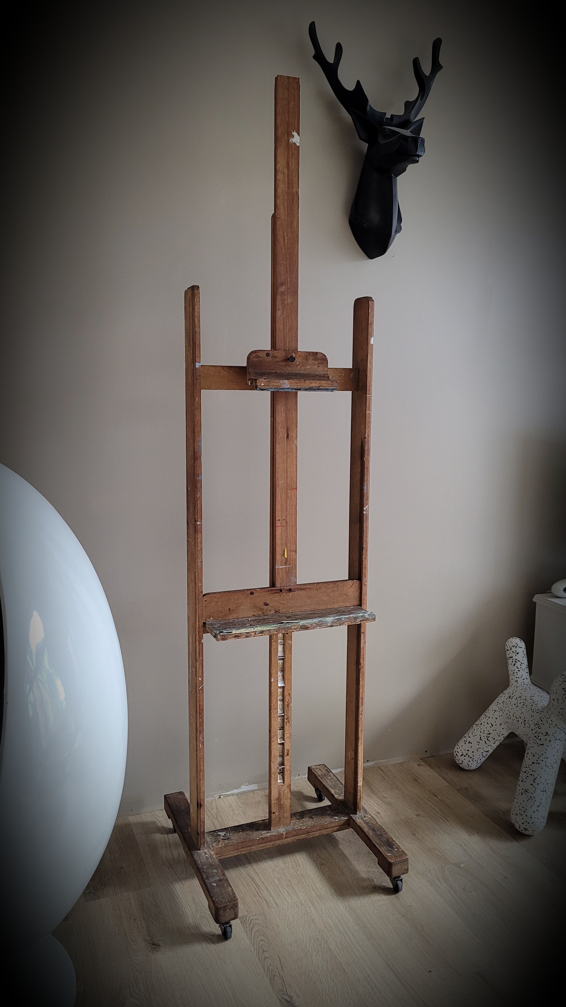 Belgian painter easel