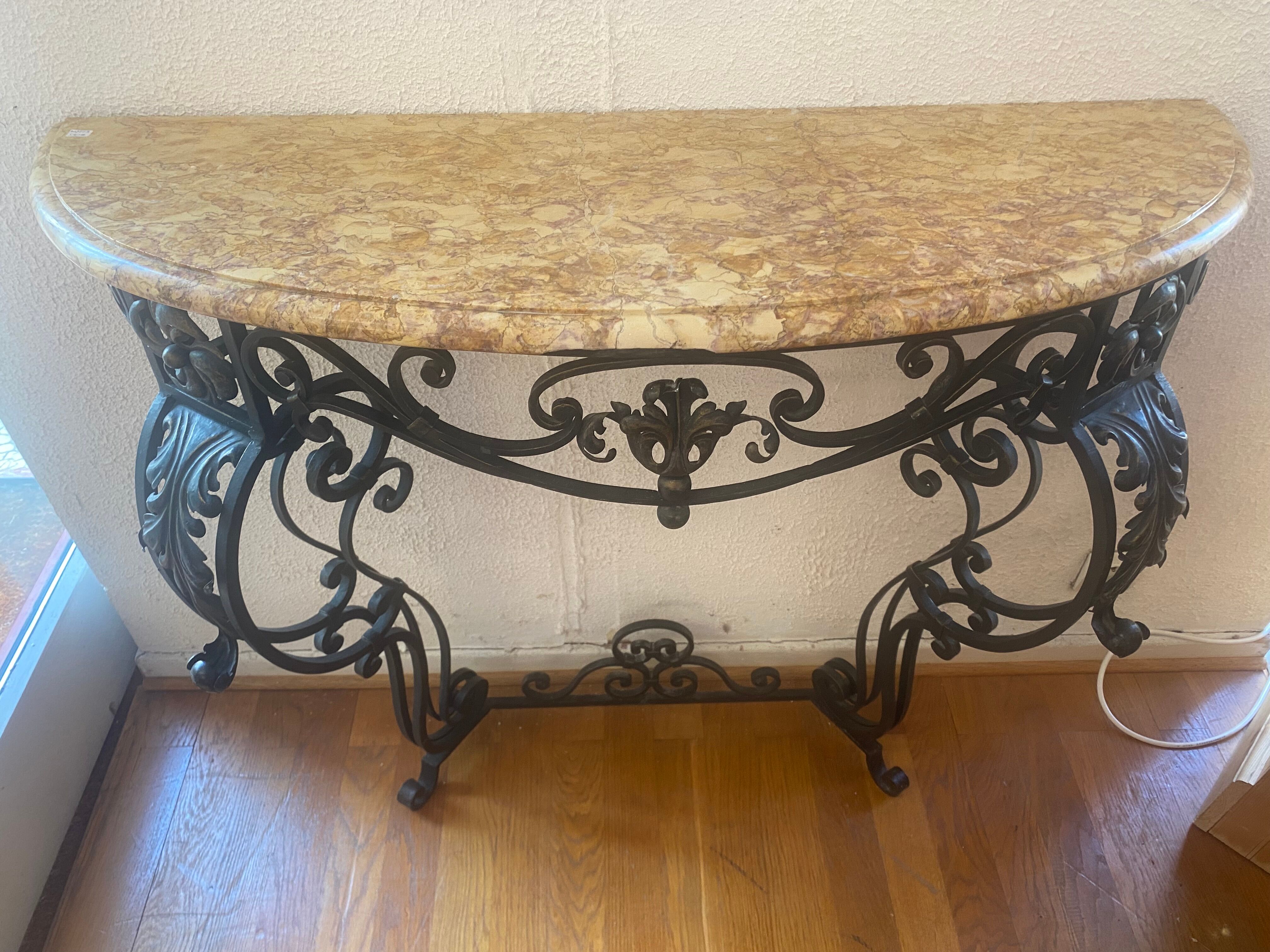 Console en fer forgé de style Louis XV, avec son marbre