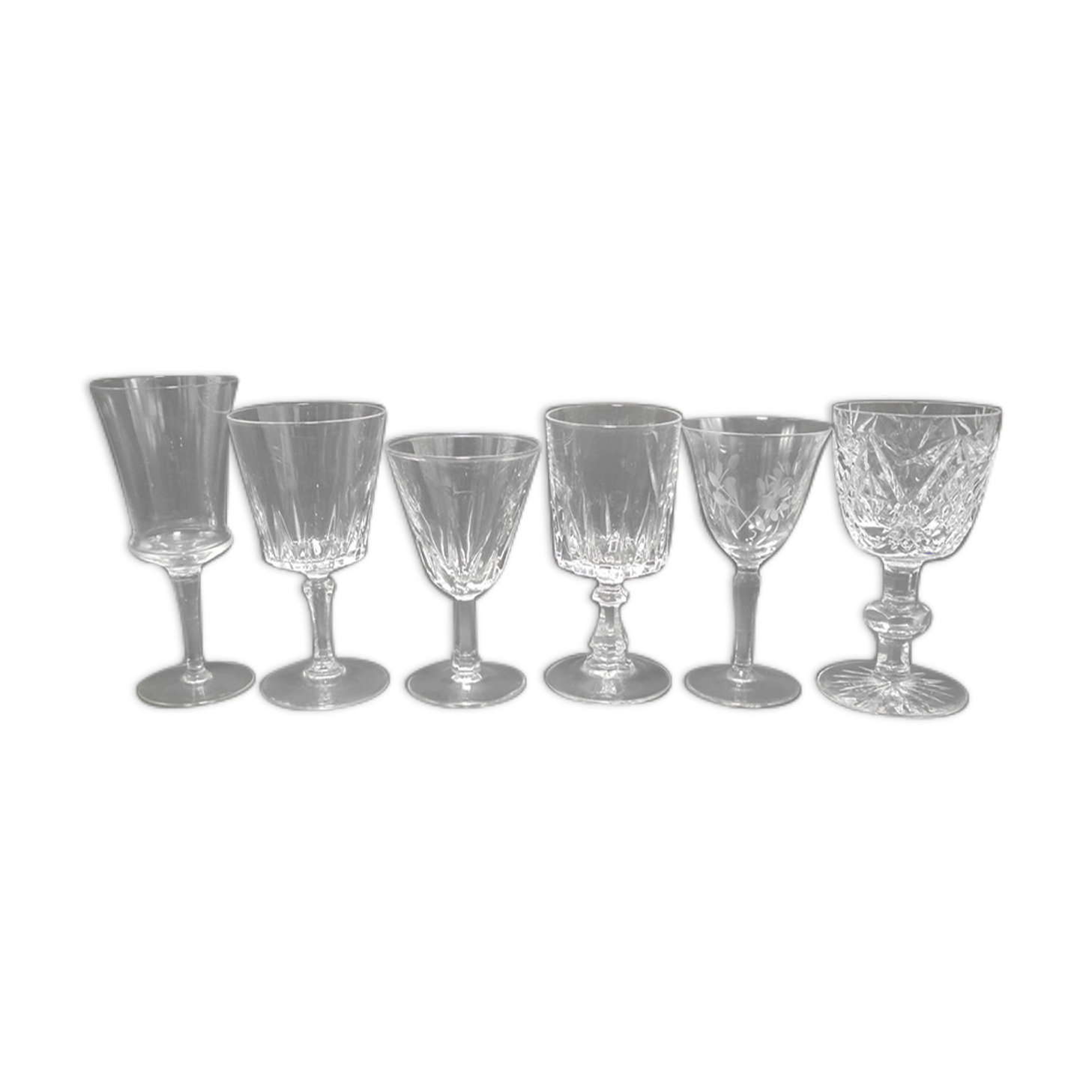 Set de 6 anciens verres à pied dépareillés