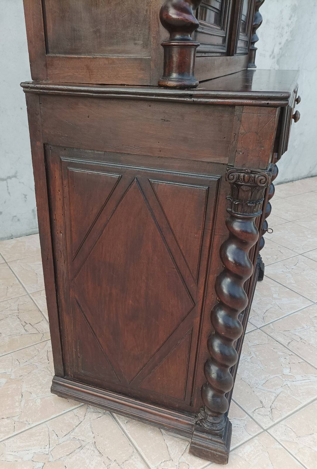Buffet with 2 bodies Louis XIII in walnut, 19th century.