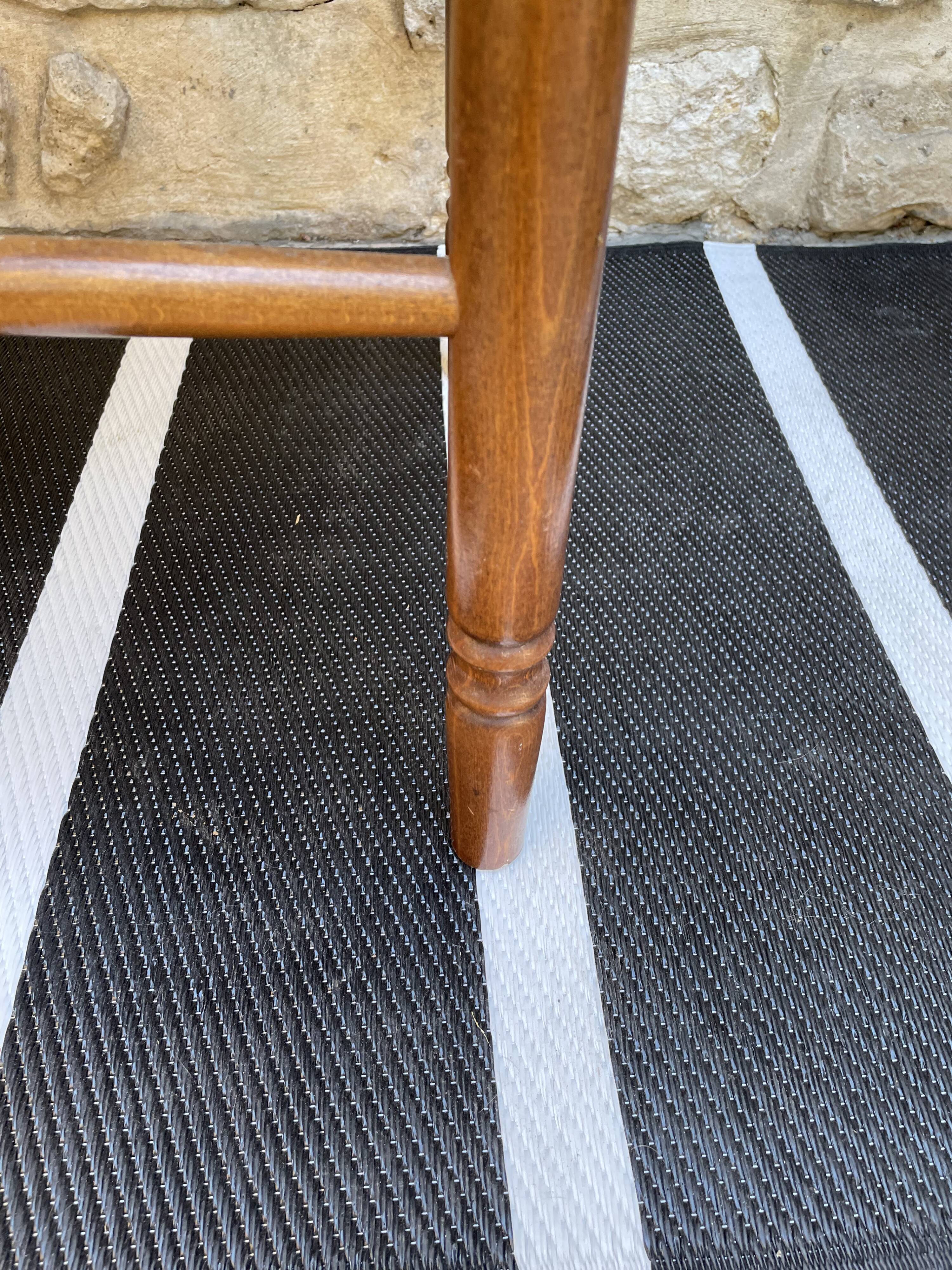 Set of 4 wooden chairs seated straw