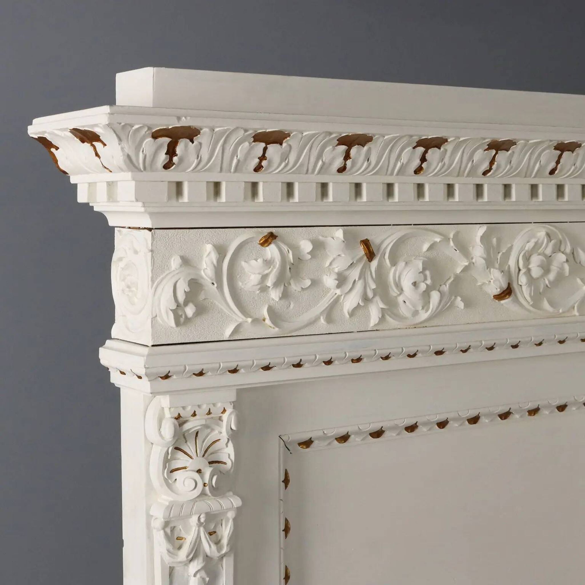 Lit ancien de style néo-Renaissance en peuplier sculpté, XXe siècle