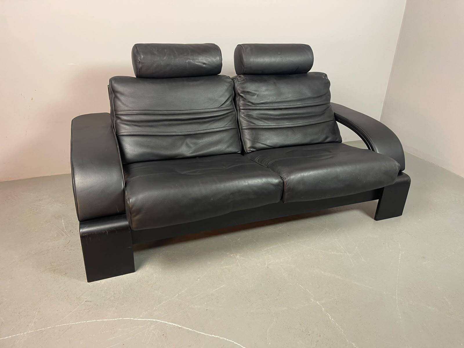 Black Leather Ake Fribytter “Kroken” Two-Seater Sofa for Nelo Möbel. Sweden