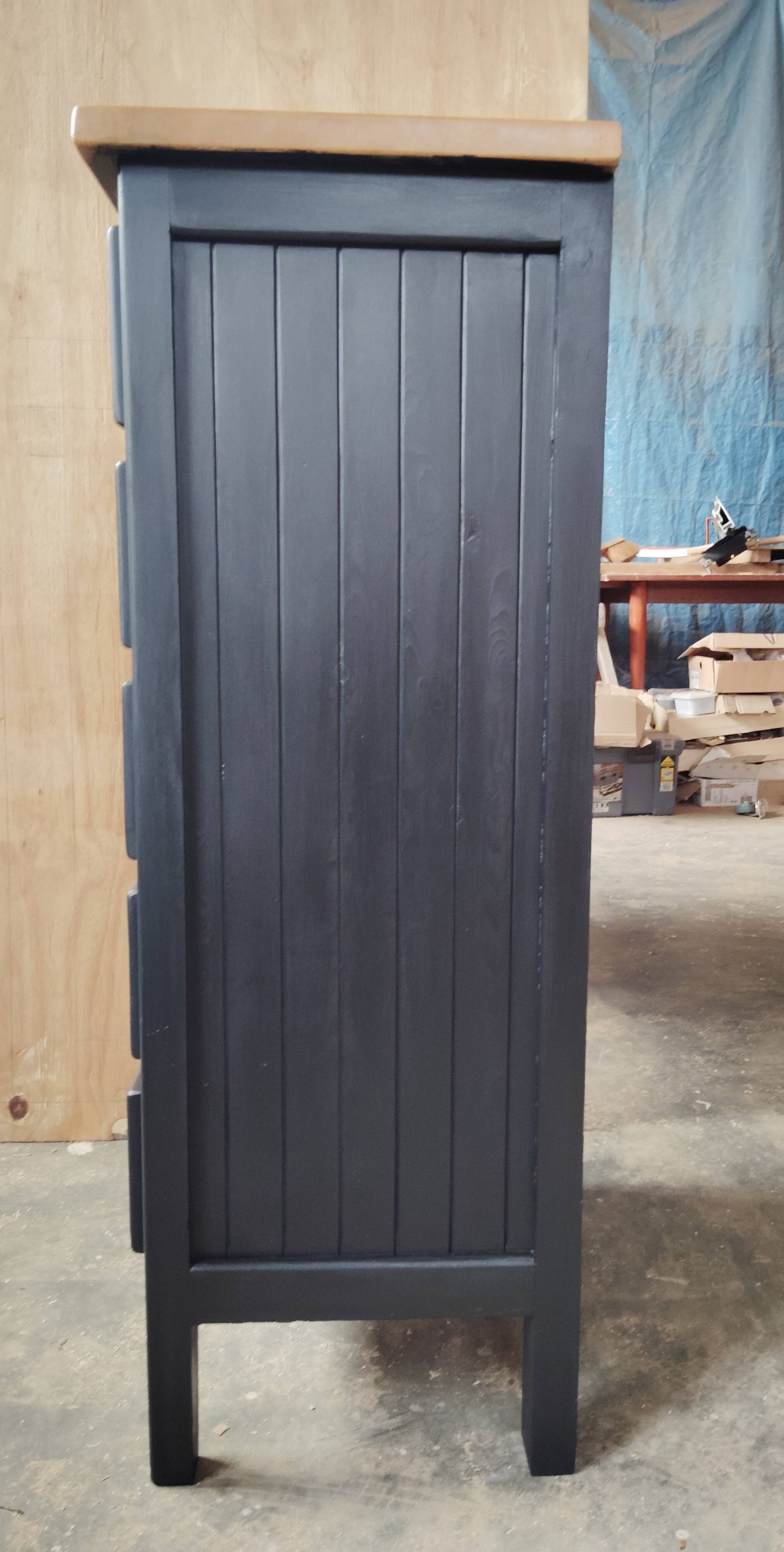 5-drawer chest of drawers with compass feet