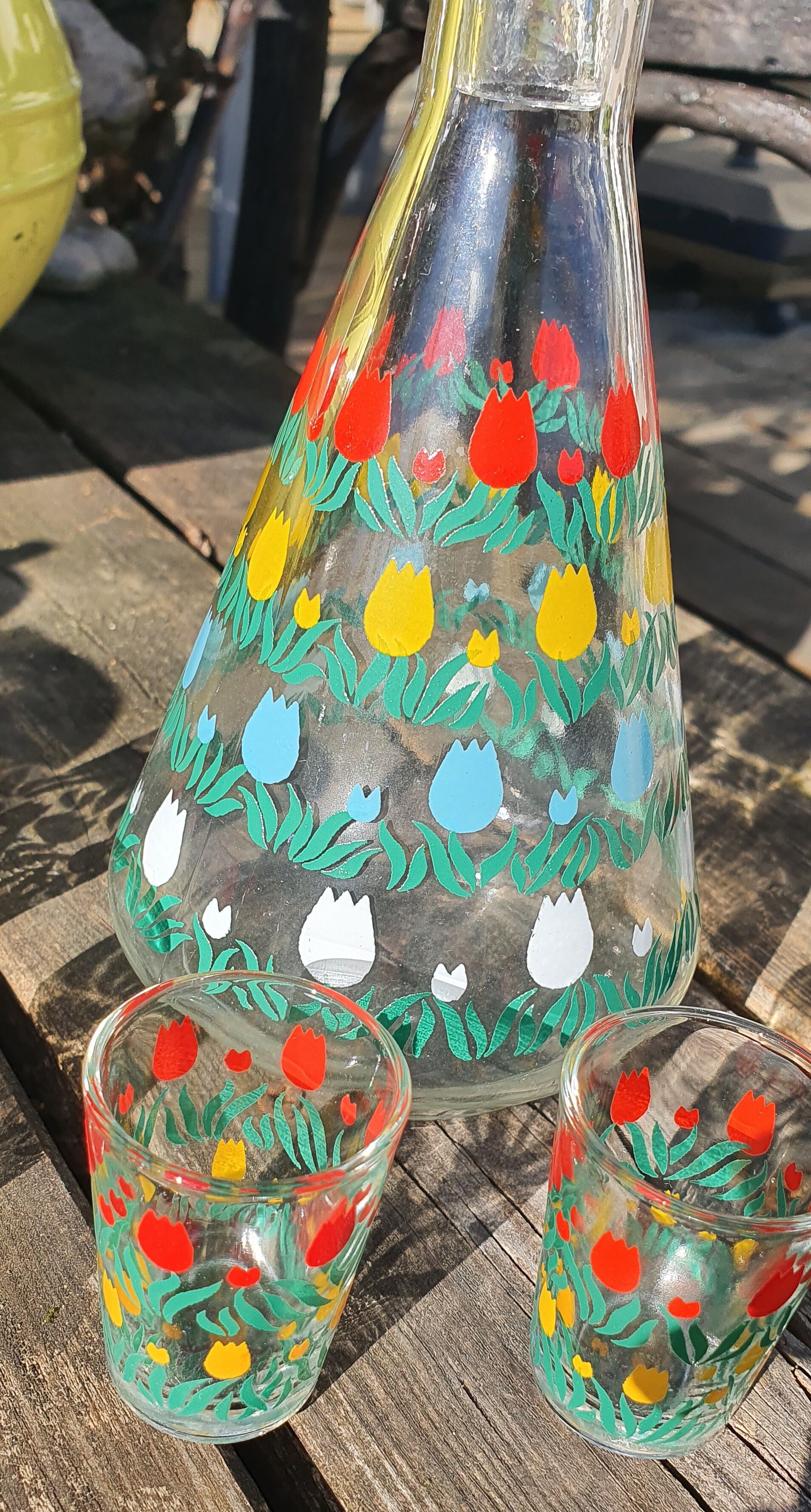 Vintage alcohol service