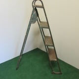 Industrial stepladder