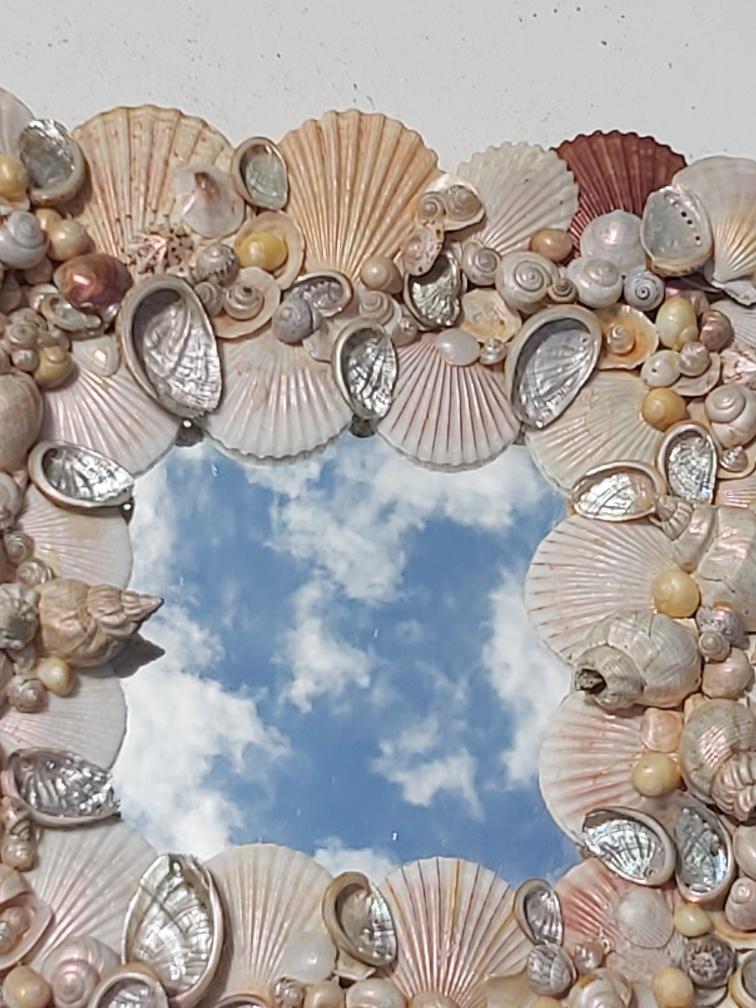 Vintage seashell mirror 31x35cm