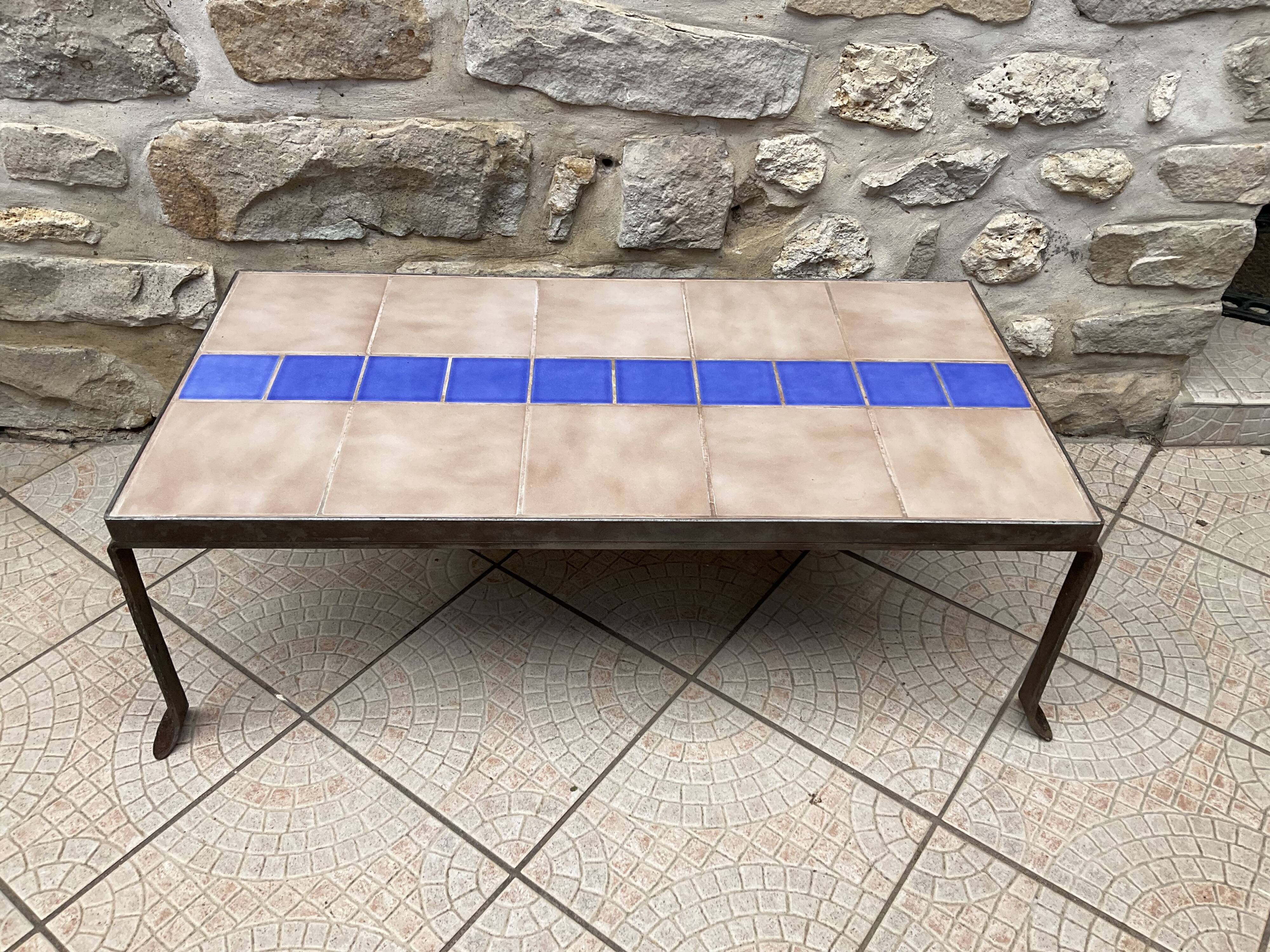 Coffee table in iron and ceramic