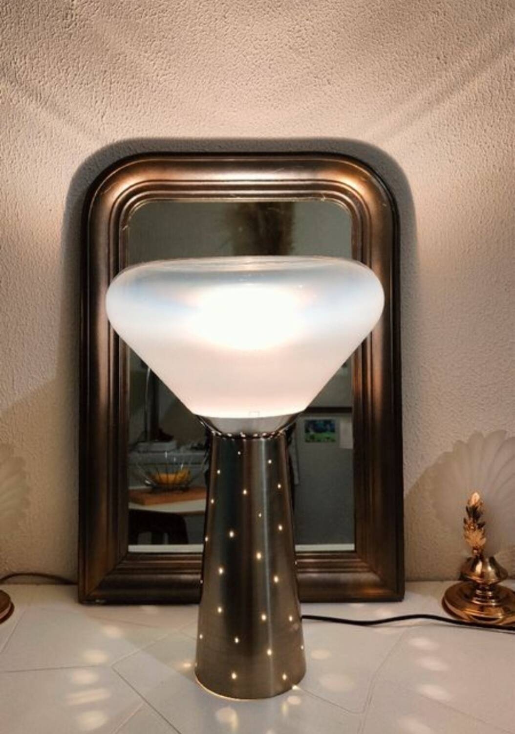 Lampe acier brossé vintage abat jour transparent blanc Italie  1970