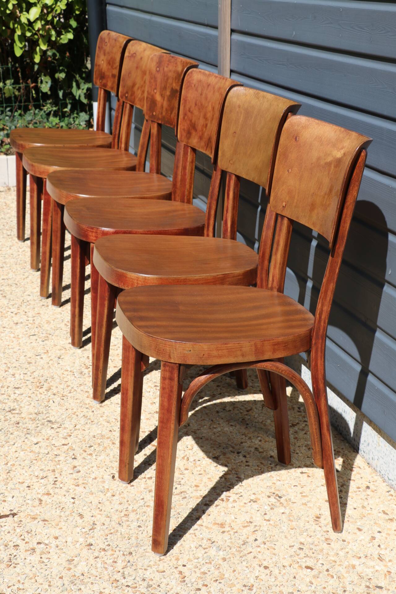 Série de 6 chaises bistrot foncées 1940
