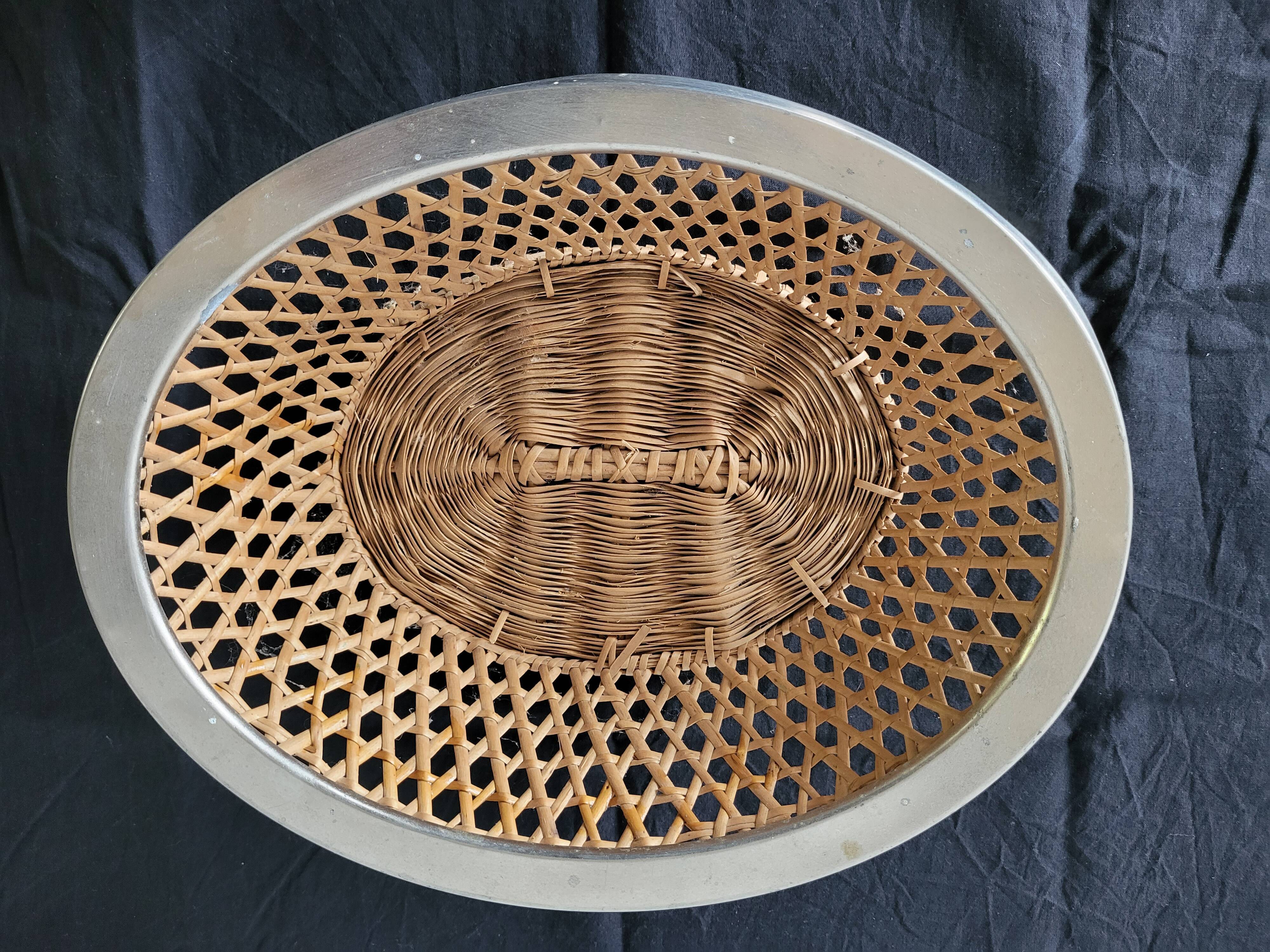 Braided wicker bread basket