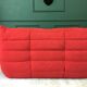 Togo rouge par Michel Ducaroy pour Ligne Roset
