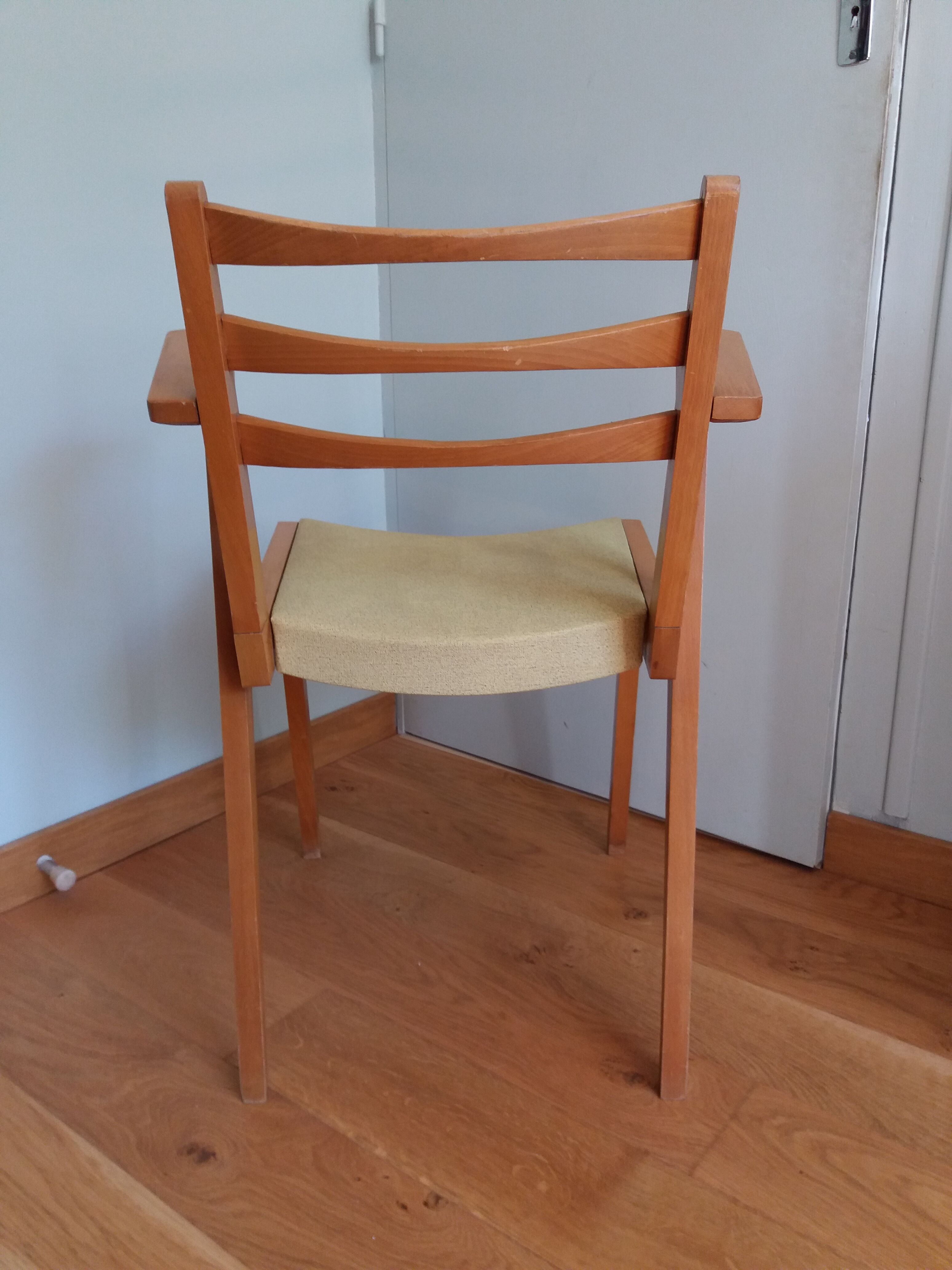 Bridge chair with armrests Scandinavian style yellow skaï