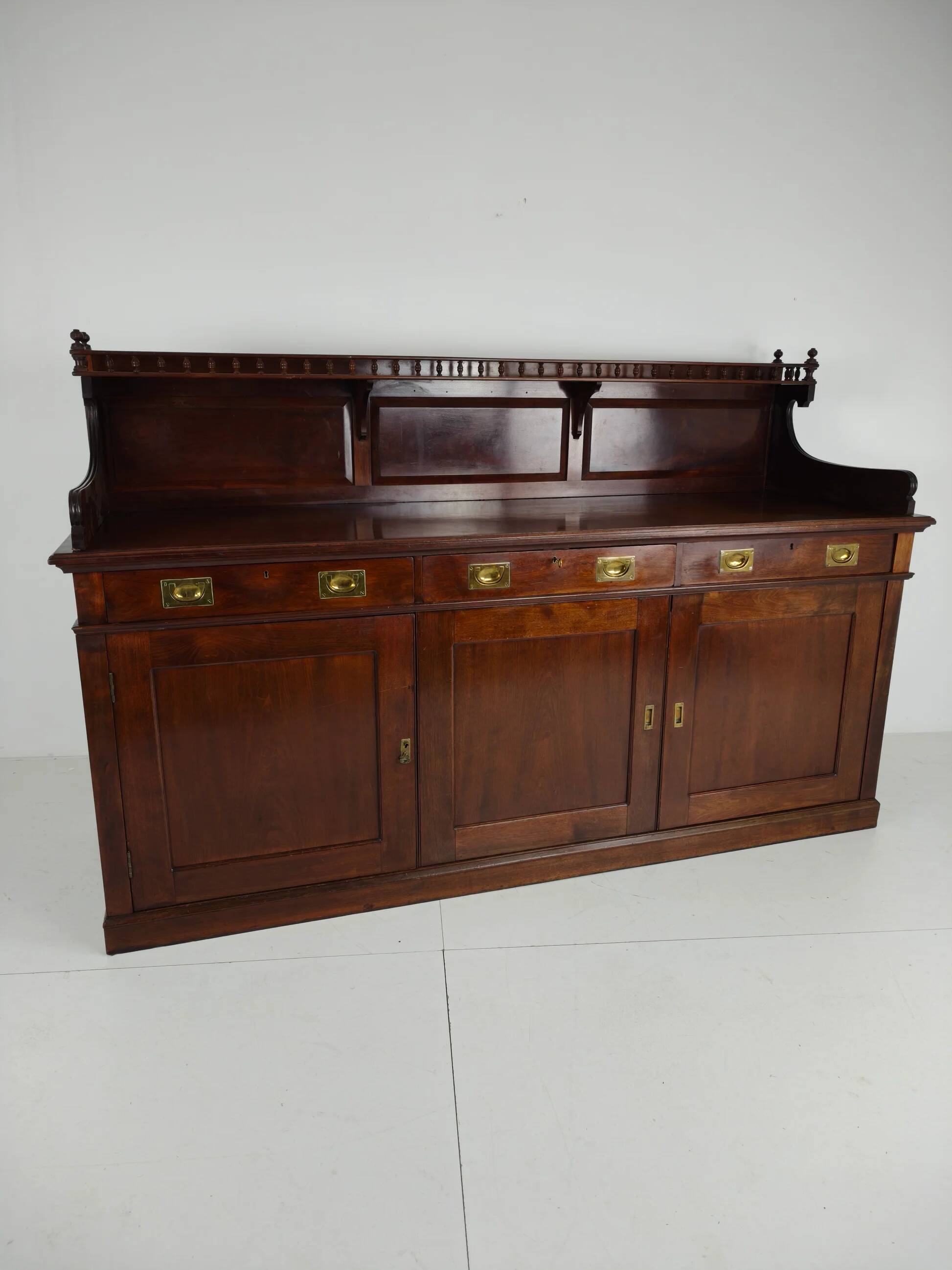 Early 20th-century English mahogany dresser / sideboard – brass campaign hardware