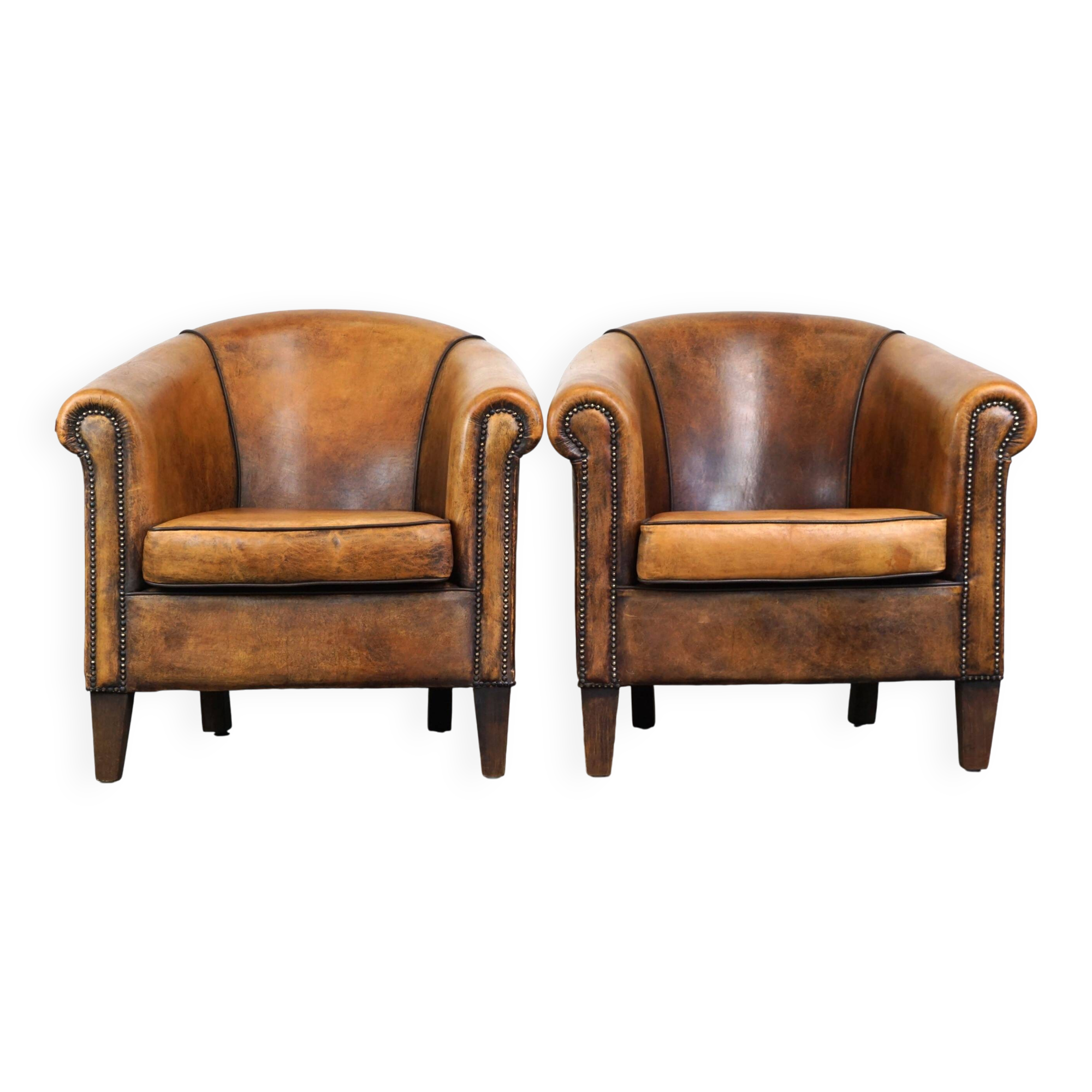 Set of 2 stylish yet beautiful and comfortable sheepskin club armchairs