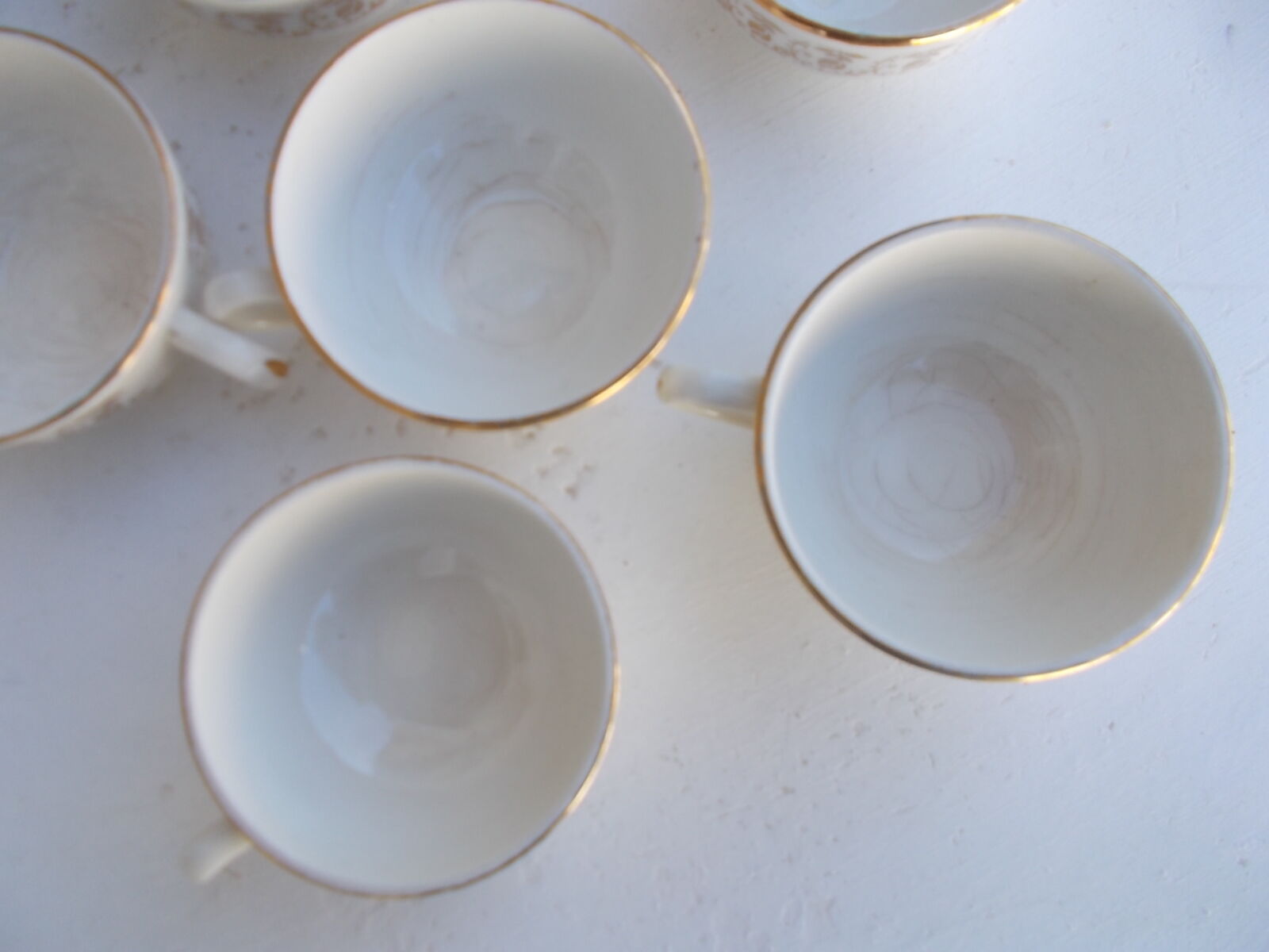 Lot of 10 Sarreguemines cups and saucers.