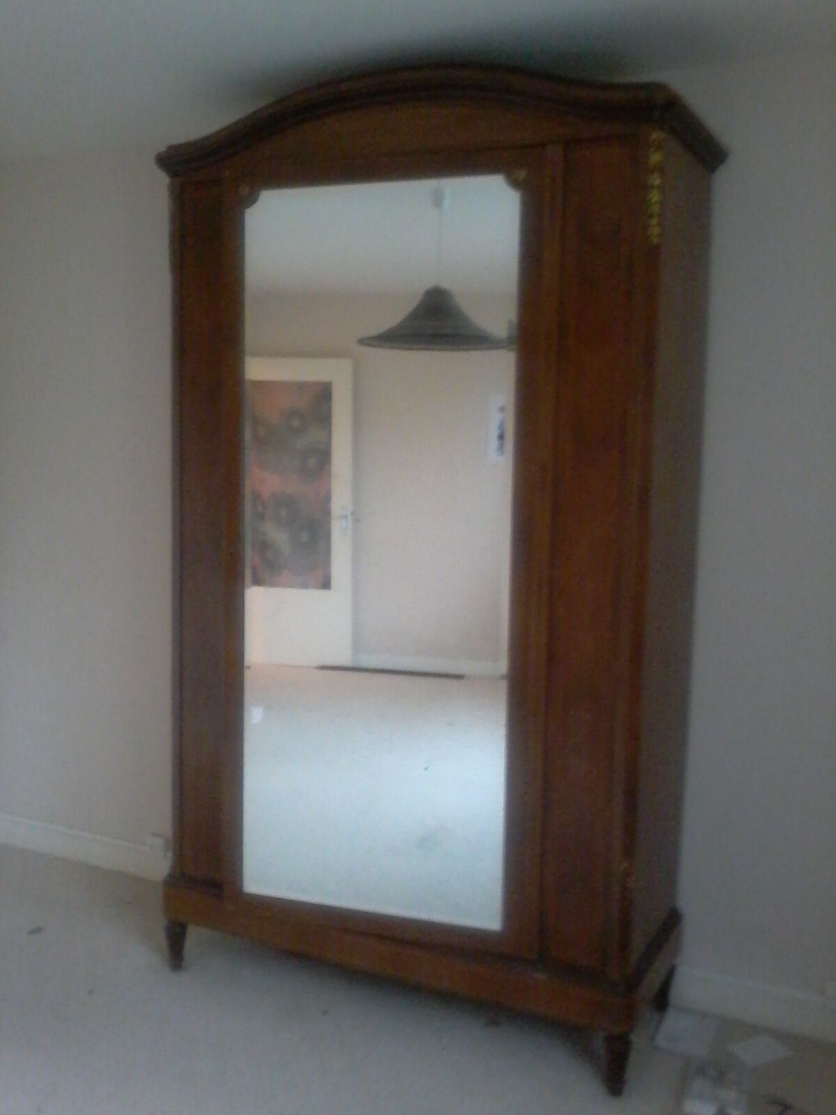 Wardrobe with one door