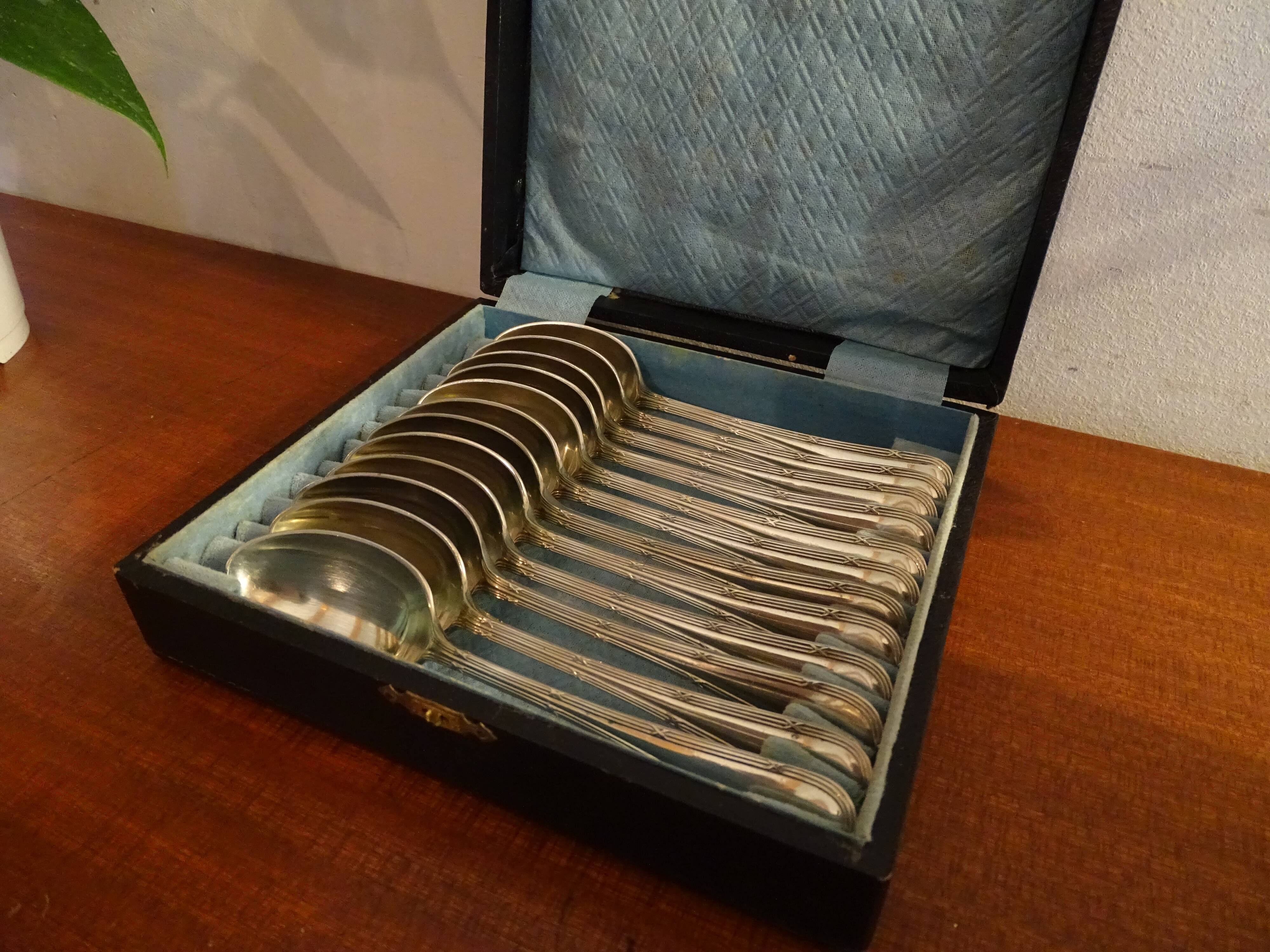 12 dessert spoons Art Deco silver metal - Made in England in case - 1920