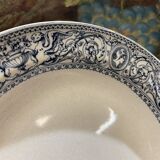 Pair of round Minton English porcelain dishes, Florentine pattern