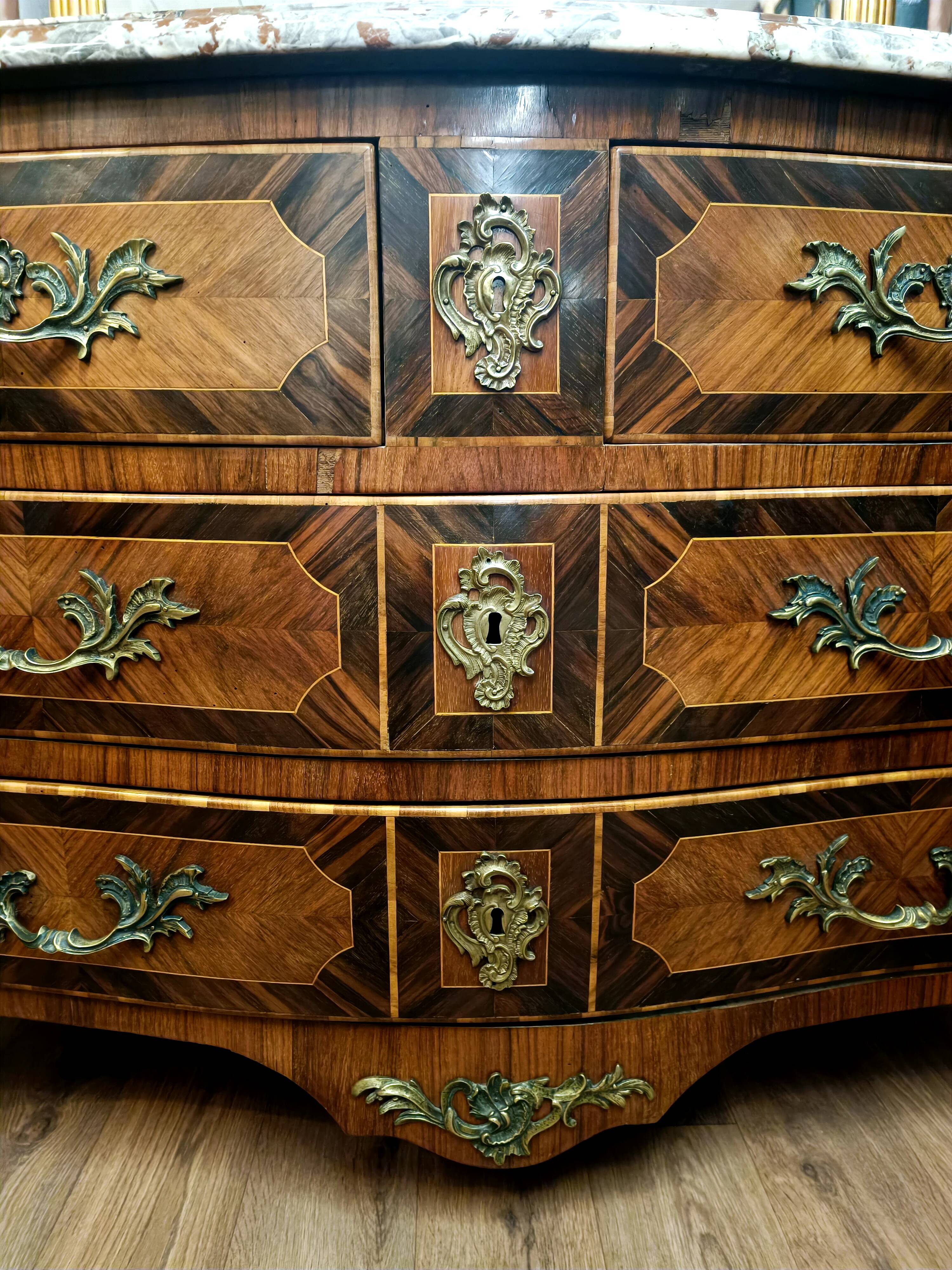 Louis XV commode