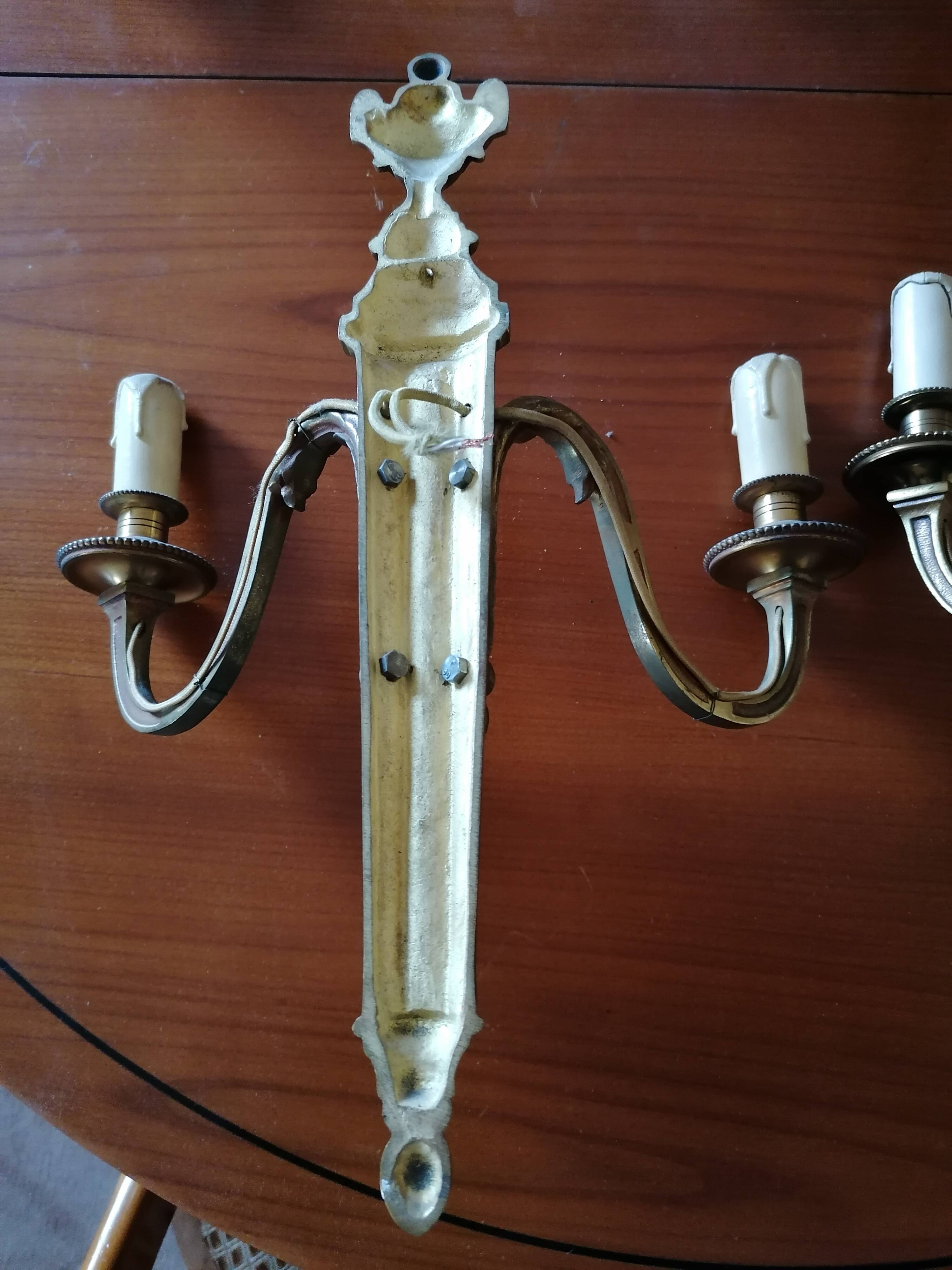 4 2-light bronze wall lights